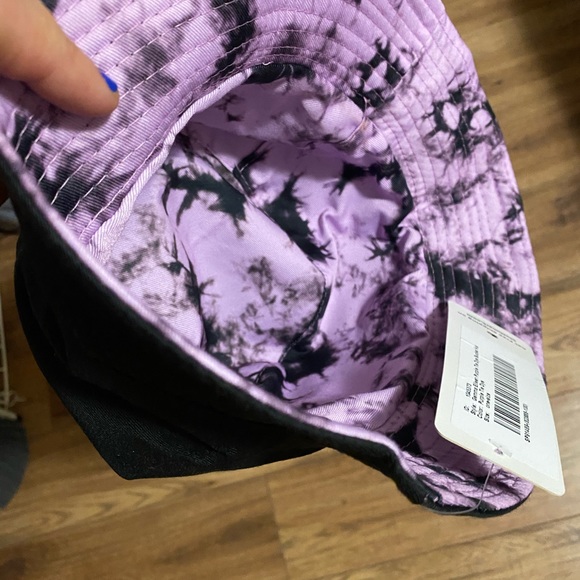 Reversible bucket hat - Picture 2 of 2